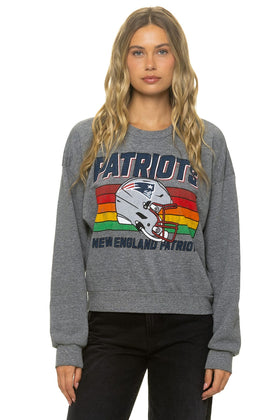NEW ENGLAND PATRIOTS HELMET RELAXED CREW SWEATSHIRT