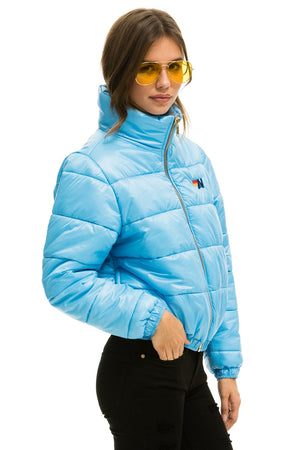 BOLT LUXE APRES PUFFER JACKET - GLOSSY SKY