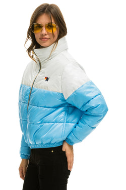 WOMEN'S COLOR BLOCK LUXE APRES PUFFER JACKET - WHITE GLOSSY Jacket Aviator Nation 